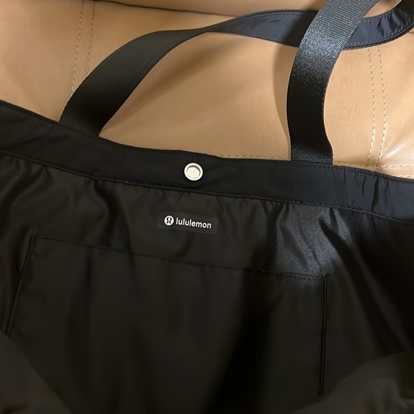 NWT Lululemon Daily Multi Pocket Tote Bag black - Picture 4 of 5